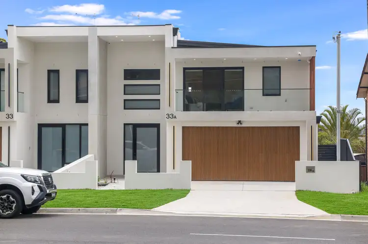 33A Kurrajong Avenue