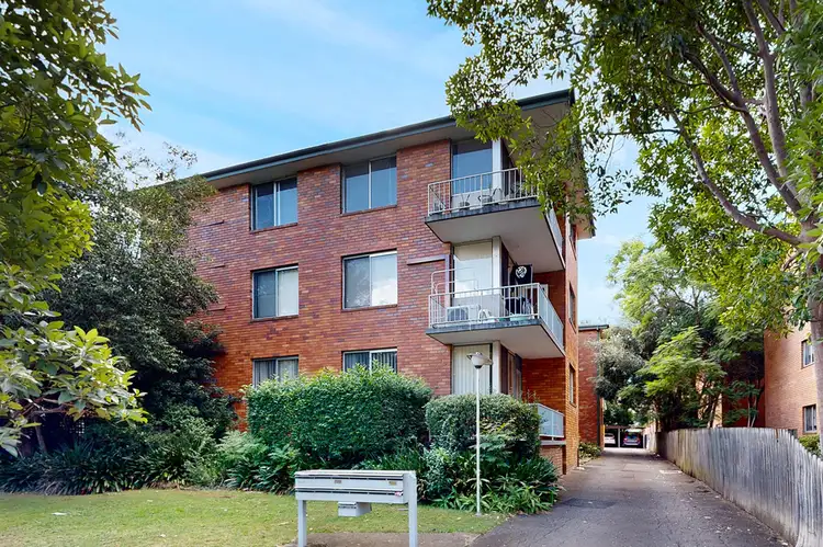 11 Queens Road