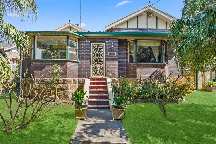 48 Roach Street