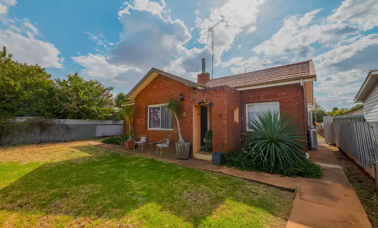 18 Hartigan Avenue, Parkes NSW 2870