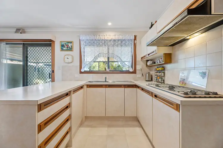 18 Roger Pitt Street