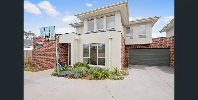 2/17 Athol Court, Langwarrin VIC 3910