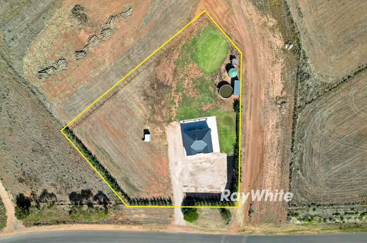 335 Boomerang Avenue, Cardross VIC 3496