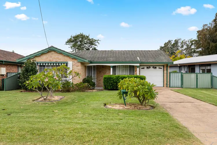14 Lagoon Crescent