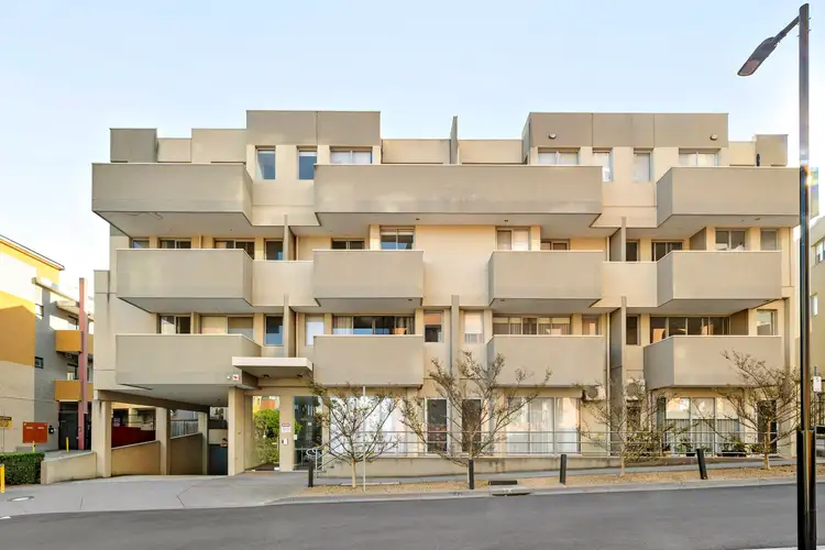 202/5 Wardens Walk, Coburg VIC 3058