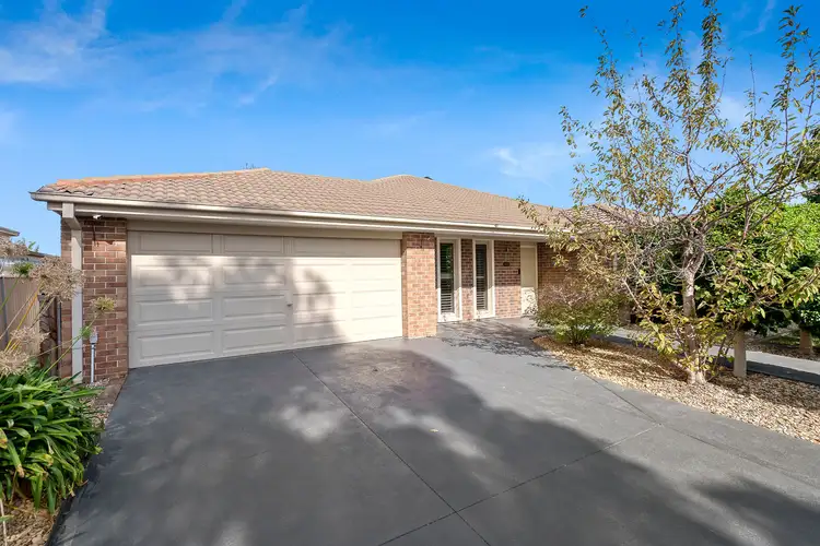 17 Wonboyn Close, Pakenham VIC 3810