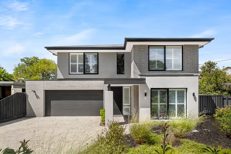 25 Barrington Drive, Ashwood VIC 3147