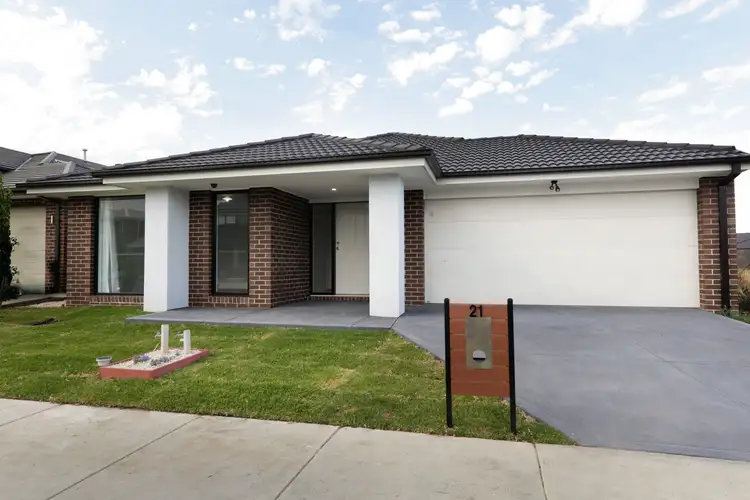21 Featherdown Way, Clyde North VIC 3978