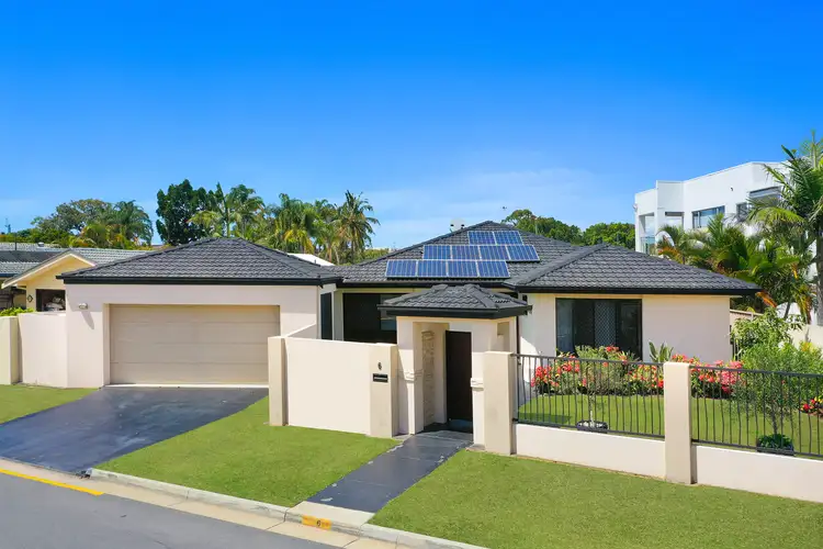 6 Helen Court, Broadbeach Waters QLD 4218