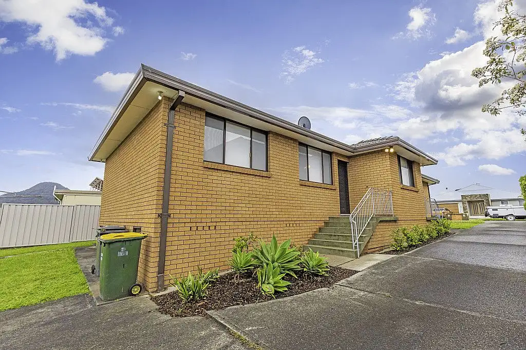 Main view of Homely villa listing, 2/33 Cobblers Avenue, Figtree NSW 2525