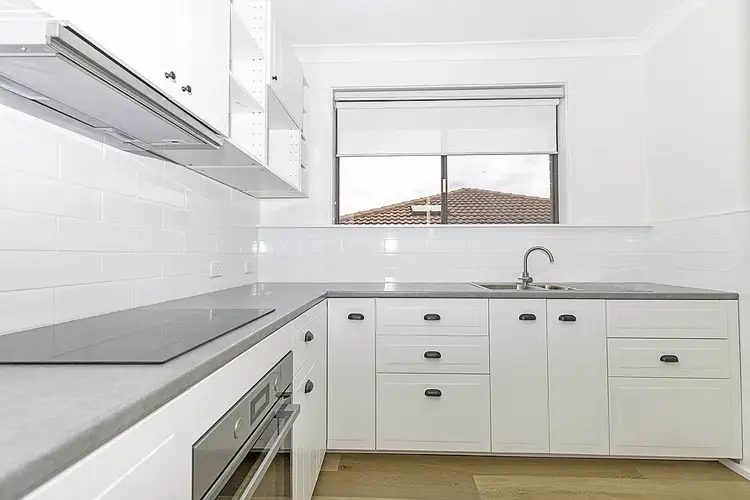 Second view of Homely villa listing, 2/33 Cobblers Avenue, Figtree NSW 2525