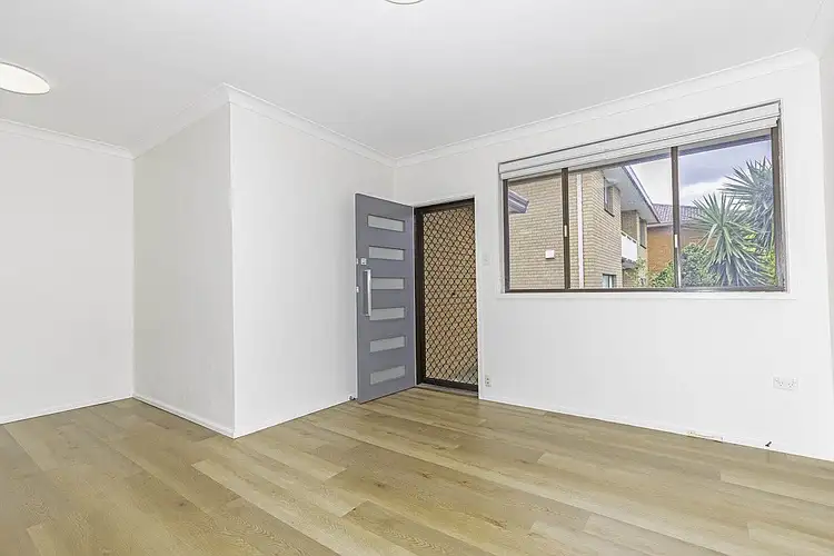 Third view of Homely villa listing, 2/33 Cobblers Avenue, Figtree NSW 2525