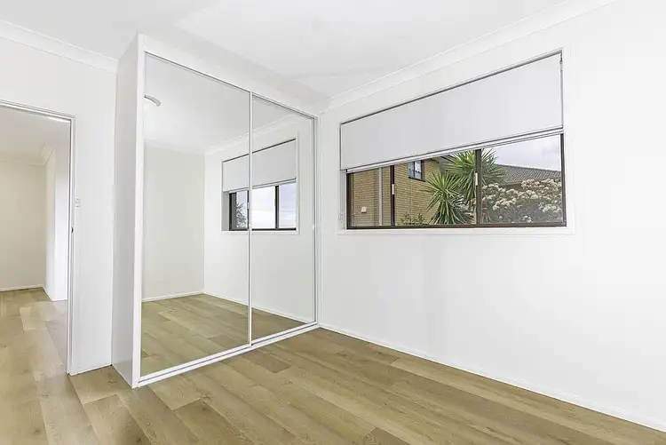 Fifth view of Homely villa listing, 2/33 Cobblers Avenue, Figtree NSW 2525