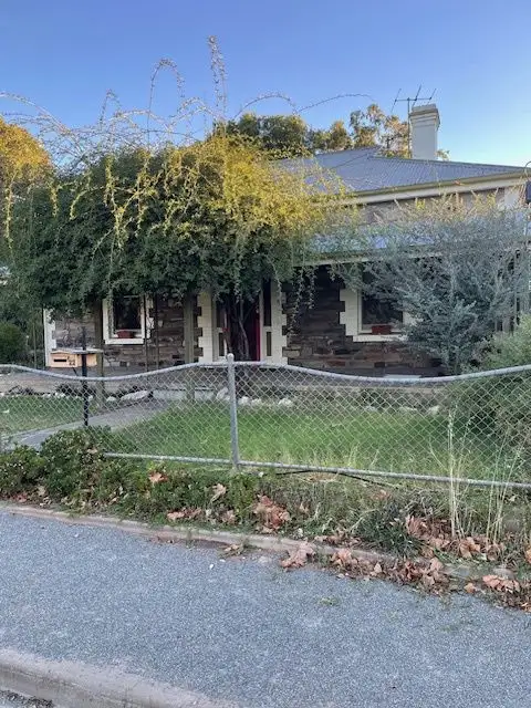 22 Upper Thames Street, Burra SA 5417