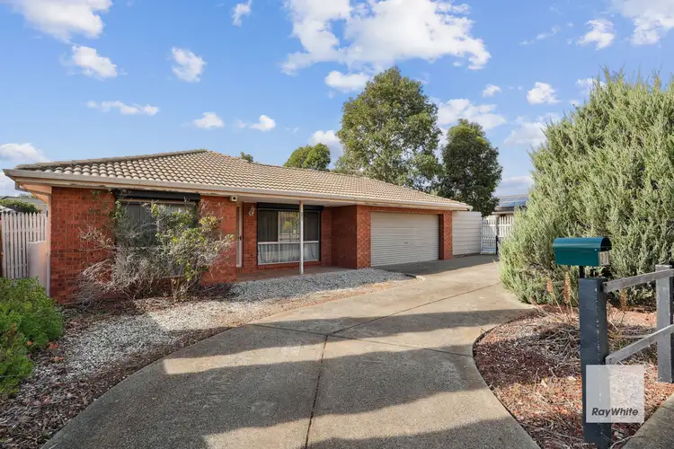 27 Manchester Drive, Sydenham VIC 3037