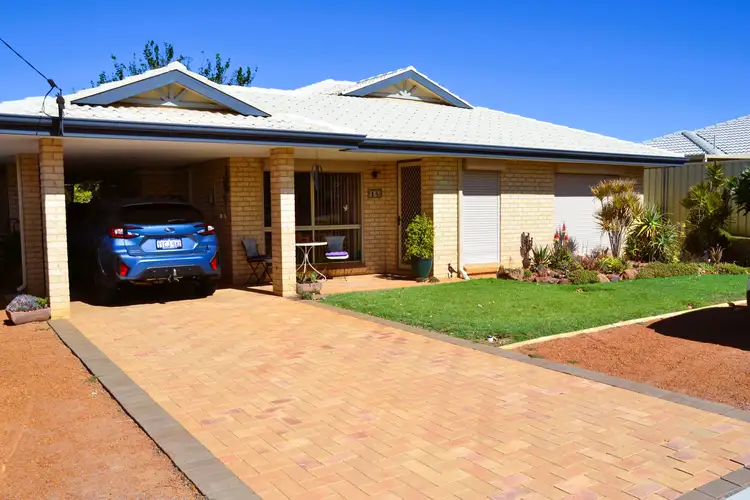 15 Whitworth Drive