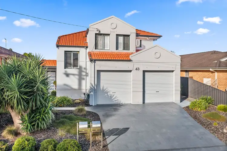 43 Cox Parade