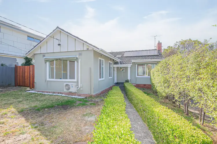 43 Warner Avenue