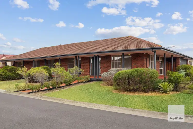 41 Stagecoach Crescent, Sydenham VIC 3037