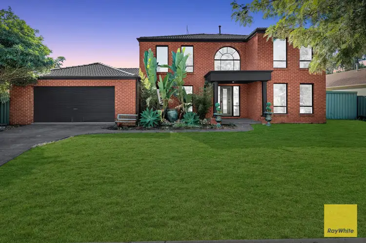 3 Creekbank Place, Caroline Springs VIC 3023