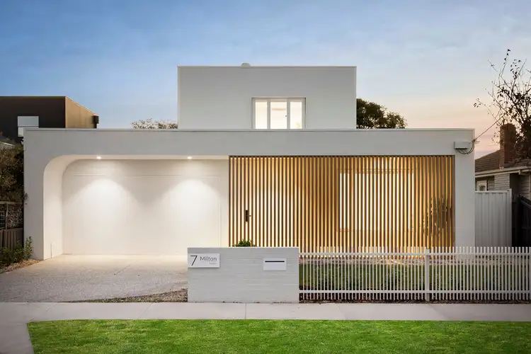 7 Milton Street, Pascoe Vale South VIC 3044