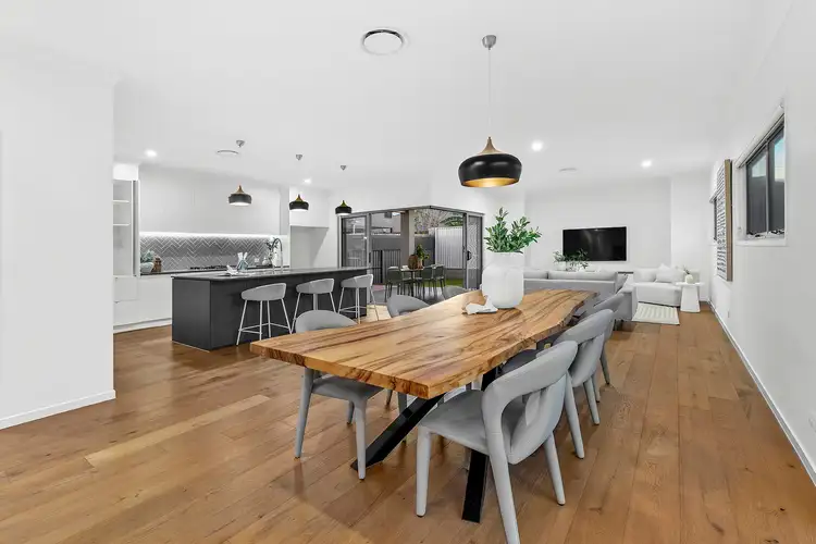 38 Stirling Street, Bridgeman Downs QLD 4035