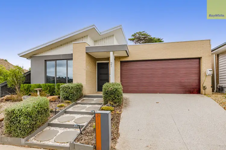 Second view of Homely house listing, 21 Kyeamba Circuit, Bacchus Marsh VIC 3340