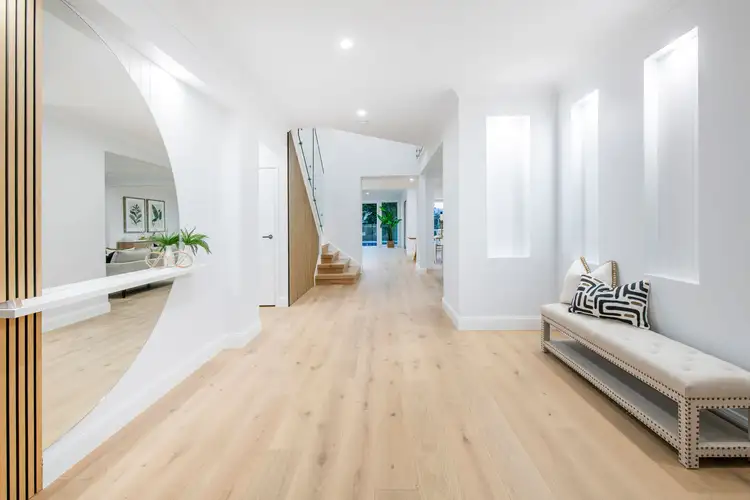 8076 Riverside Drive, Sanctuary Cove QLD 4212