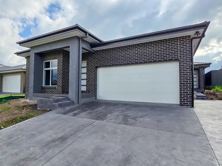 16 Mallee Crescent, Tahmoor NSW 2573