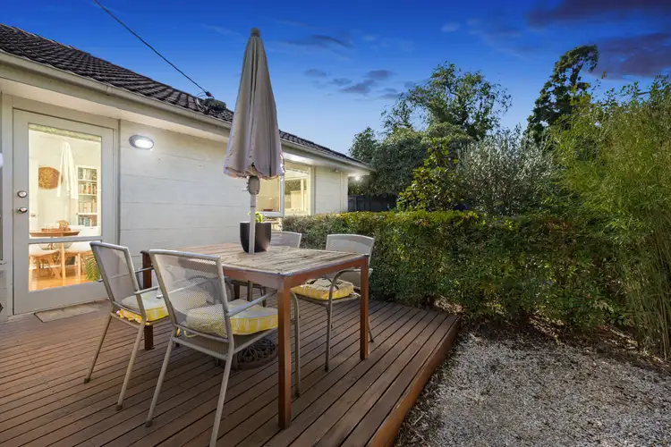 Main view of Homely unit listing, 1/5 Derry Street, Bentleigh East VIC 3165