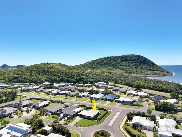 Third view of Homely house listing, 2 Riviera Way, Mulambin QLD 4703