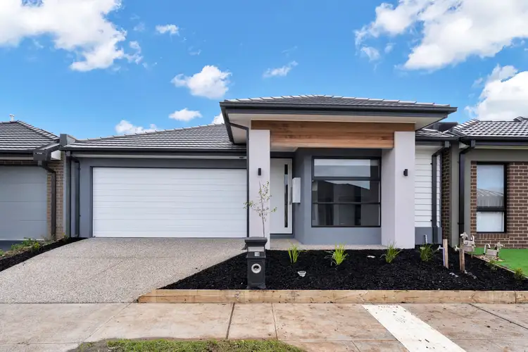 10 Brushton Street, Manor Lakes VIC 3024