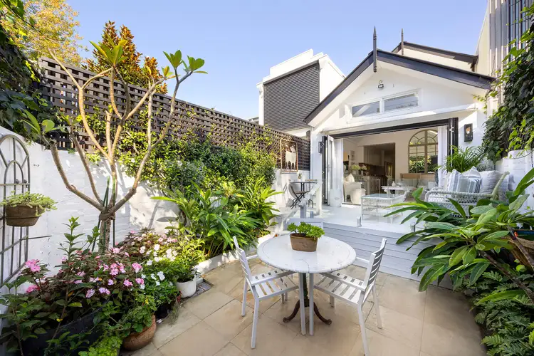 17 Pearce Street