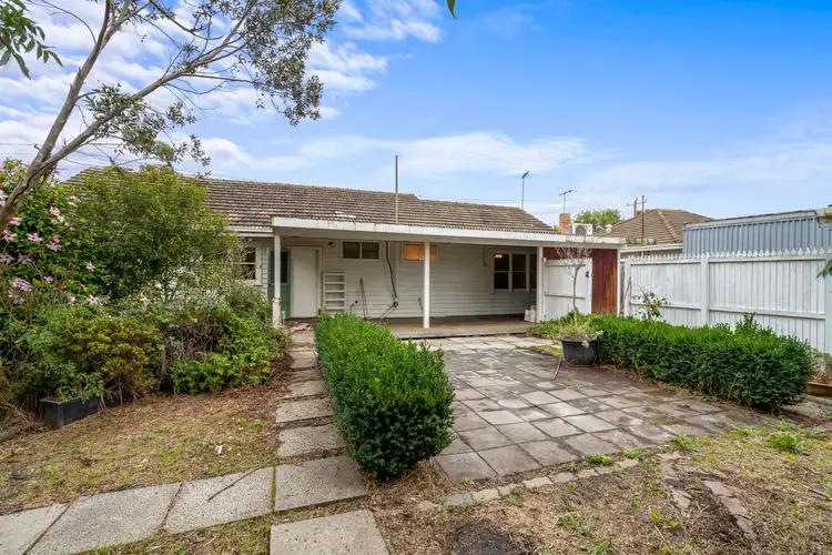 36 Watt Avenue, Oak Park VIC 3046