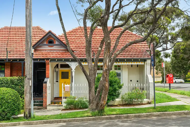 1 Rawson Avenue