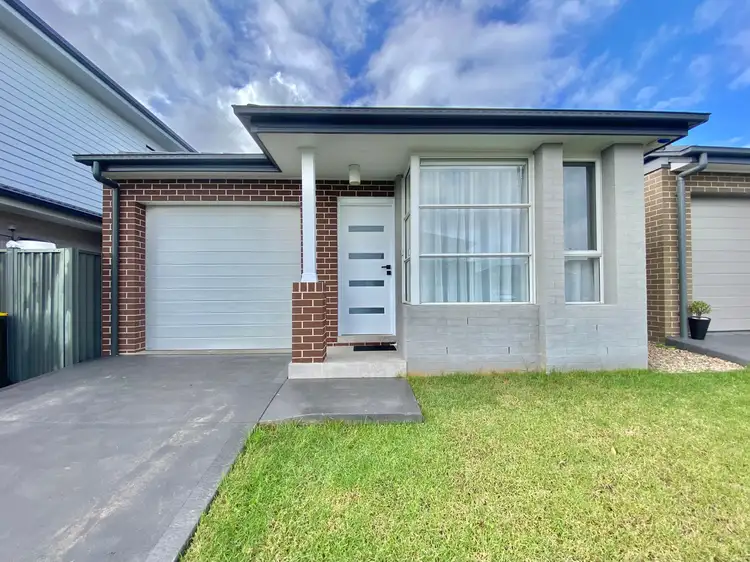 7 Ivanhoe Street, Gregory Hills NSW 2557