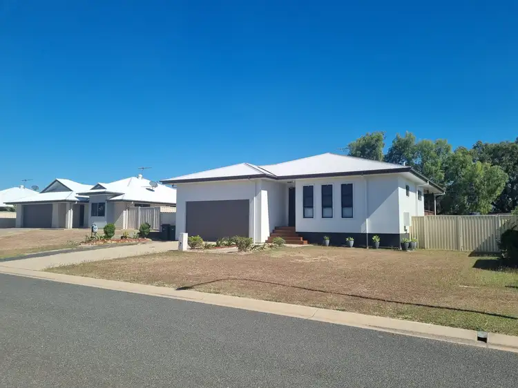 5 Ivers Place, Emerald QLD 4720