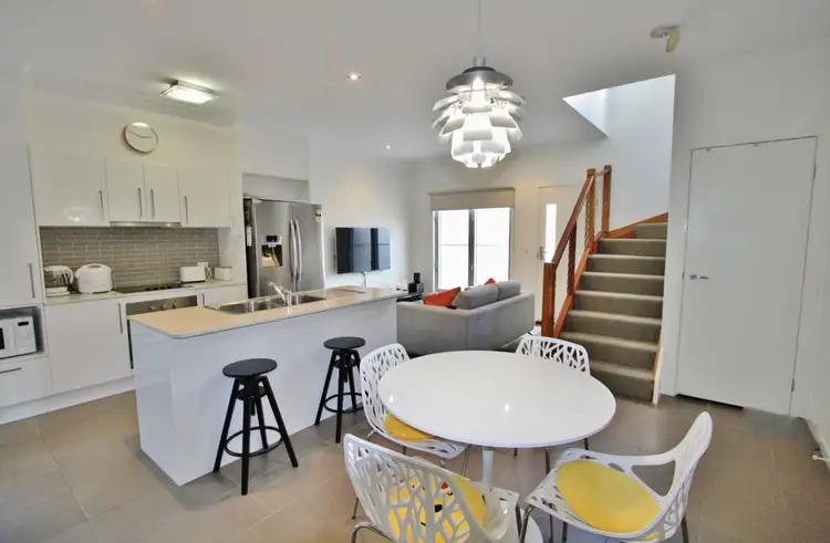 2/100 Broadway Street, Carina QLD 4152