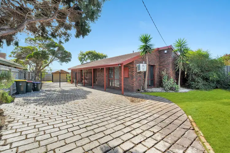 9 Luscombe Avenue, Carrum Downs VIC 3201