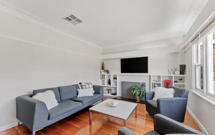 18 Derwent Street, Ringwood North VIC 3134