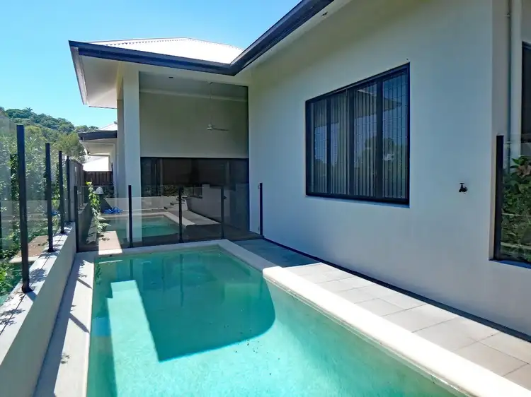 57 Ocean Drive, Palm Cove QLD 4879
