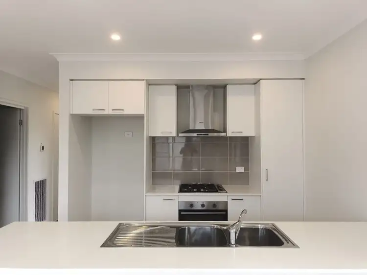 12 Queenscliff Walk, Tarneit VIC 3029