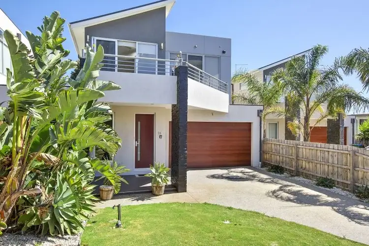 24 Ninth Avenue, Rosebud VIC 3939
