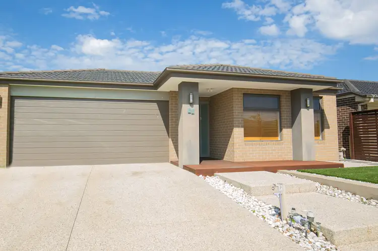 41 Chantenay Parade, Cranbourne North VIC 3977