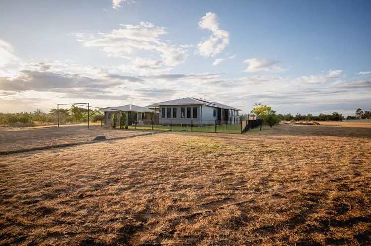 160 Bourne Drive, Roma QLD 4455