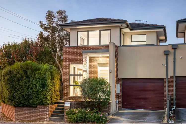 62 Hilltop Crescent, Burwood East VIC 3151