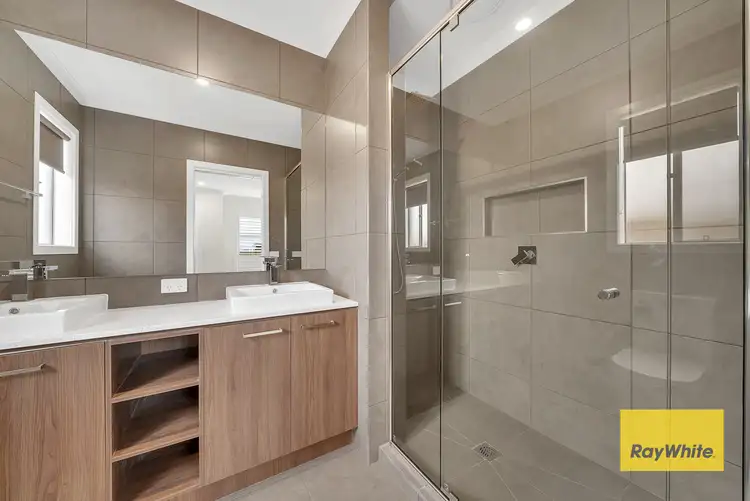 Fifth view of Homely house listing, 18 Commonwealth Circuit, Donnybrook VIC 3064