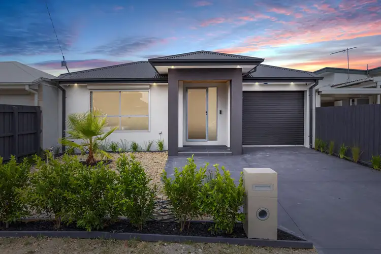 115 Seventh Avenue, Rosebud VIC 3939
