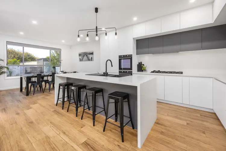 115 Seventh Avenue, Rosebud VIC 3939