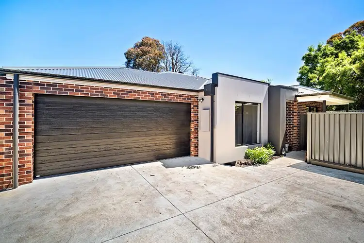 2/61 Gillies Street South, Alfredton VIC 3350